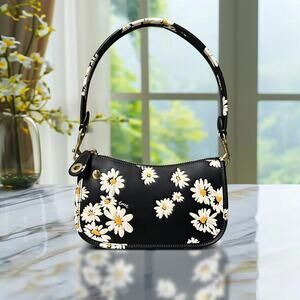 COACH  CR506  Swinger Bag 20 With Floral Print